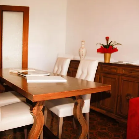 Casa Alle Grazie 公寓